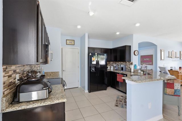 7902 CARRIAGE POINTE DR, Gibsonton, FL 33534
