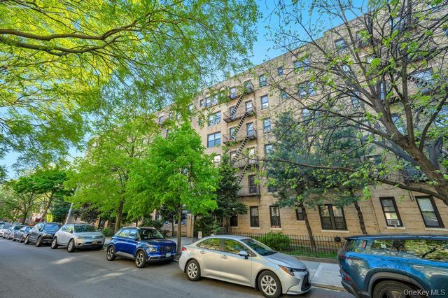 83-64 Talbot Street 3A, Kew Gardens, NY 11415
