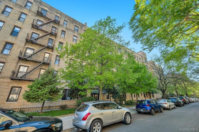 83-64 Talbot Street 3A, Kew Gardens, NY 11415