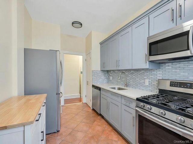 83-64 Talbot Street 3A, Kew Gardens, NY 11415