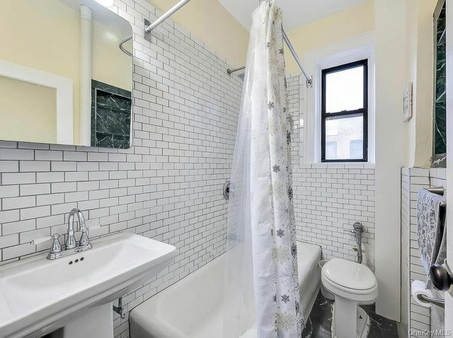 83-64 Talbot Street 3A, Kew Gardens, NY 11415