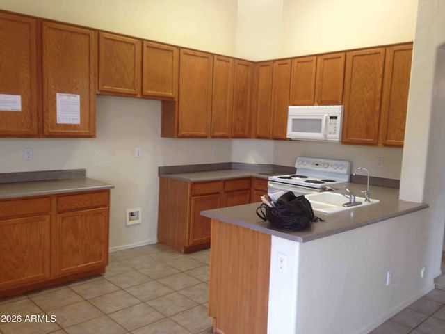 2592 E BROOKS Street, Gilbert, AZ 85296