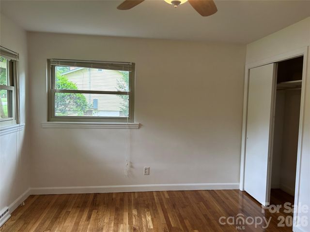 28 S College Street, Weaverville, NC 28787