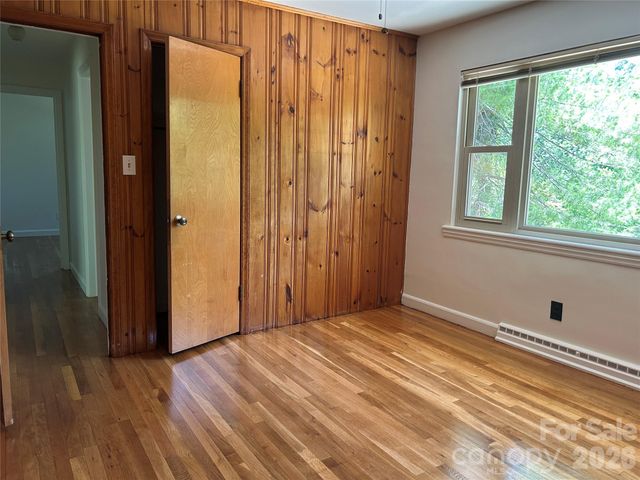 28 S College Street, Weaverville, NC 28787