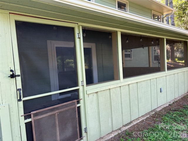 28 S College Street, Weaverville, NC 28787