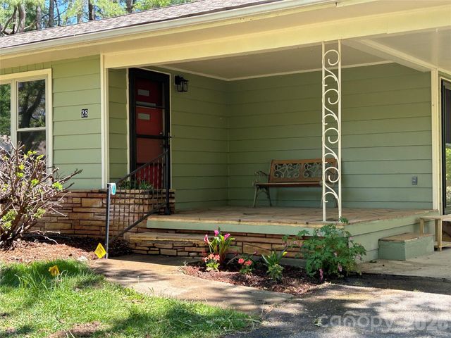 28 S College Street, Weaverville, NC 28787