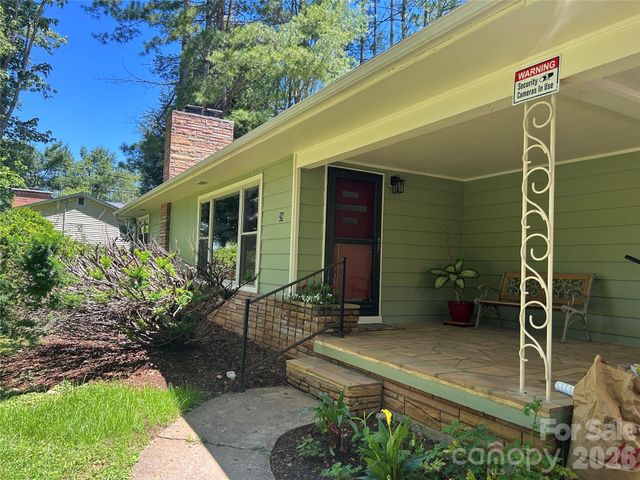 28 S College Street, Weaverville, NC 28787