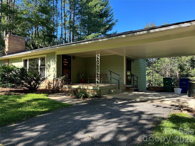 28 S College Street, Weaverville, NC 28787