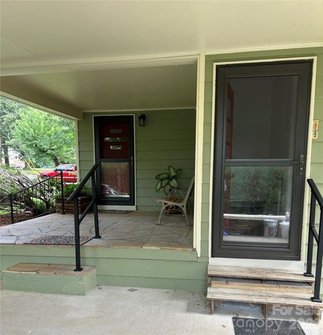 28 S College Street, Weaverville, NC 28787