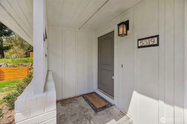 5319 201st Place SW, Lynnwood, WA 98036