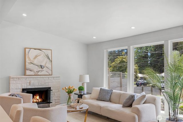 5319 201st Place SW, Lynnwood, WA 98036