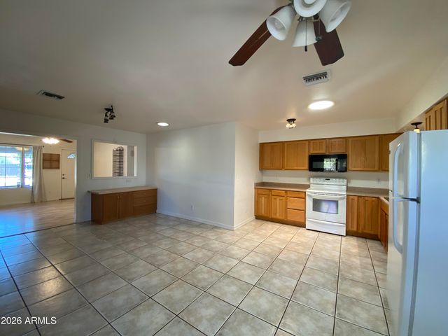6728 W VOGEL Avenue, Peoria, AZ 85345