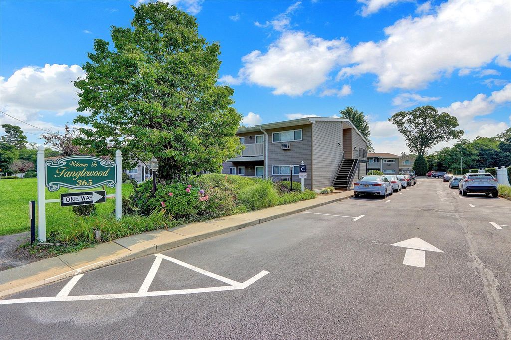 365 Route 111 Unit C-4, Smithtown, NY 11787