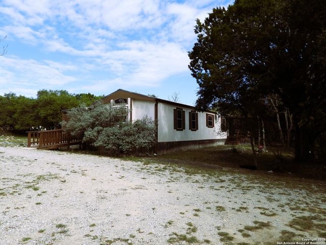 164 E 18th, Lakehills, TX 78063