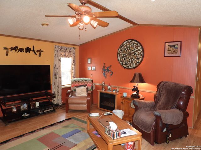 164 E 18th, Lakehills, TX 78063