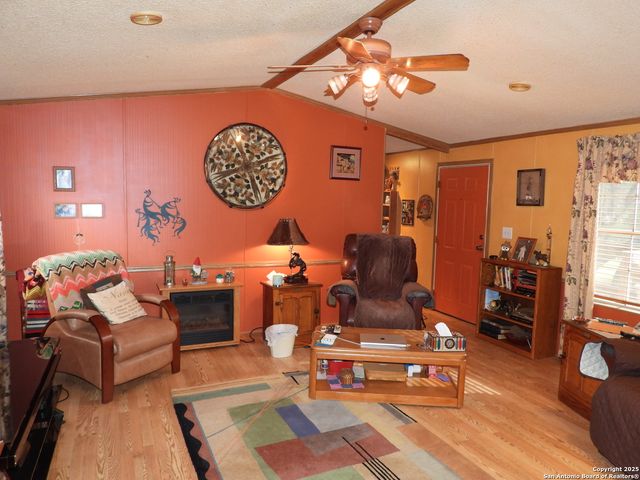 164 E 18th, Lakehills, TX 78063