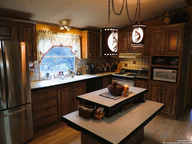 164 E 18th, Lakehills, TX 78063