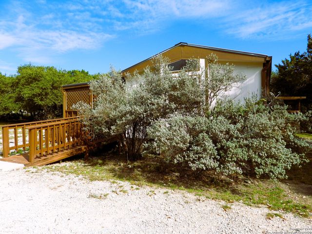 164 E 18th, Lakehills, TX 78063