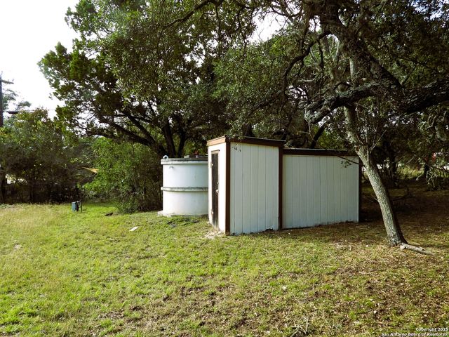 164 E 18th, Lakehills, TX 78063