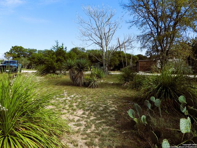 164 E 18th, Lakehills, TX 78063