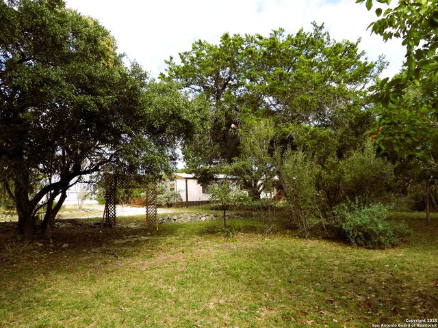 164 E 18th, Lakehills, TX 78063