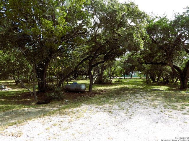 164 E 18th, Lakehills, TX 78063