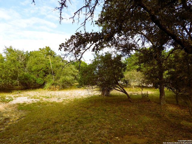 164 E 18th, Lakehills, TX 78063