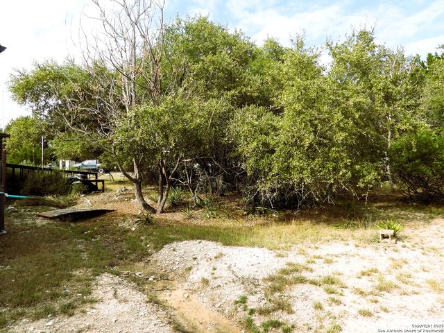 164 E 18th, Lakehills, TX 78063