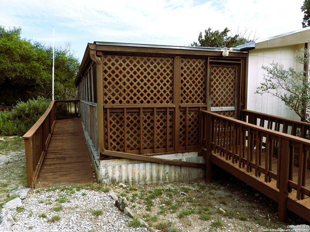 164 E 18th, Lakehills, TX 78063