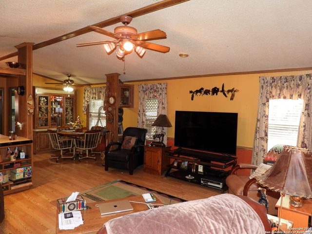 164 E 18th, Lakehills, TX 78063