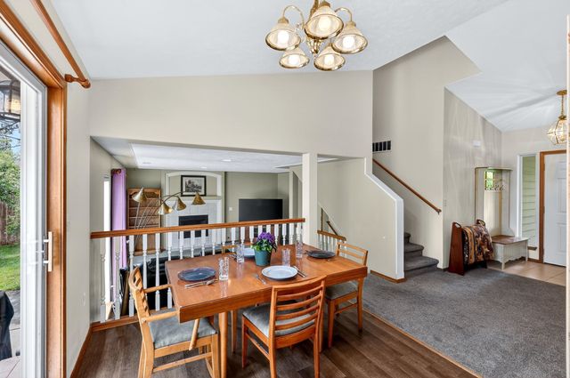 9920 N Parkside Dr, Nine Mile Falls, WA 99026