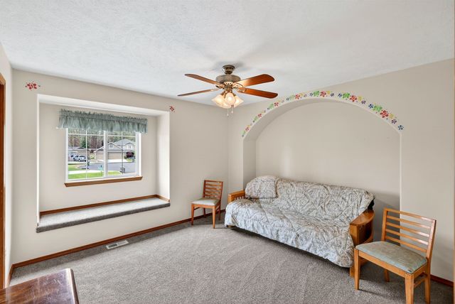 9920 N Parkside Dr, Nine Mile Falls, WA 99026