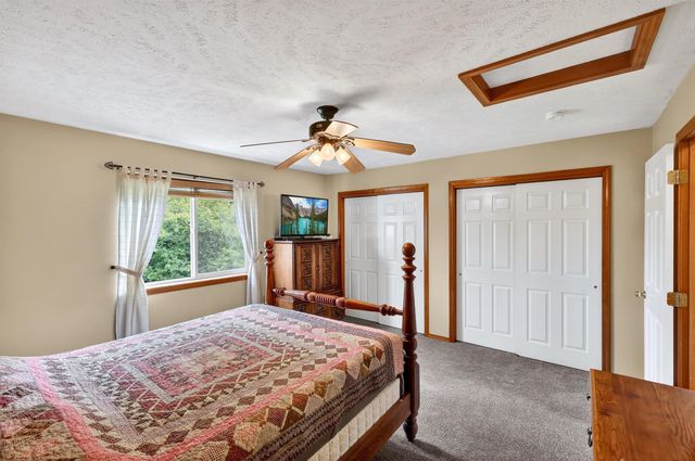 9920 N Parkside Dr, Nine Mile Falls, WA 99026