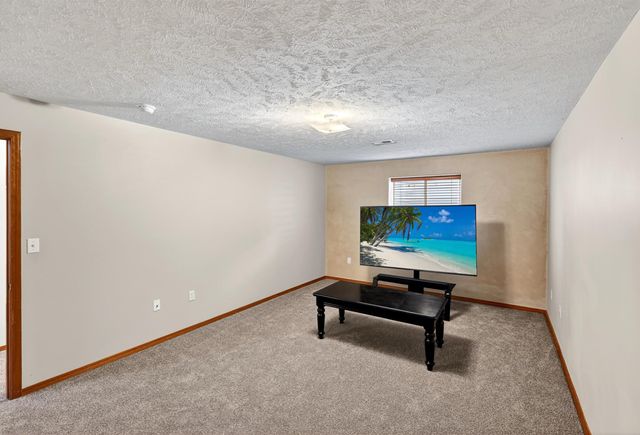 9920 N Parkside Dr, Nine Mile Falls, WA 99026