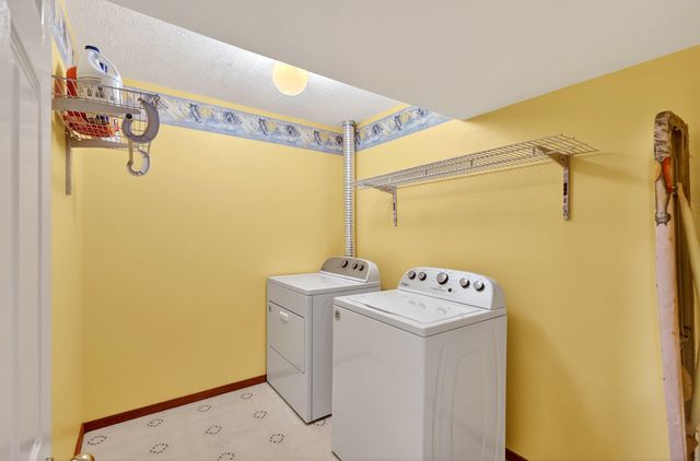 9920 N Parkside Dr, Nine Mile Falls, WA 99026