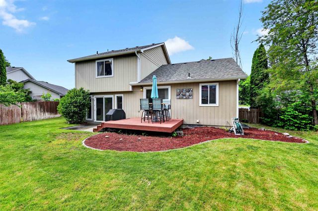 9920 N Parkside Dr, Nine Mile Falls, WA 99026