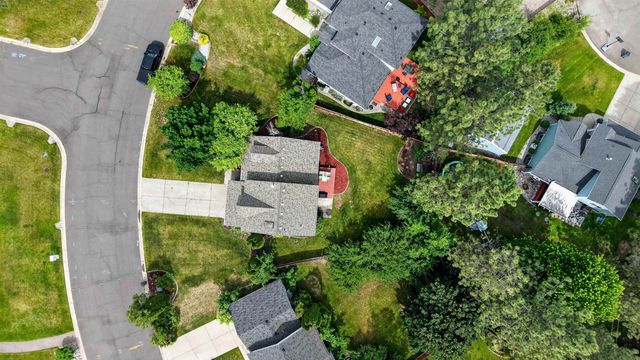 9920 N Parkside Dr, Nine Mile Falls, WA 99026