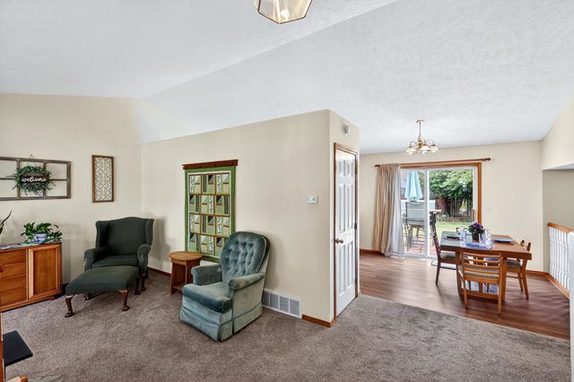 9920 N Parkside Dr, Nine Mile Falls, WA 99026