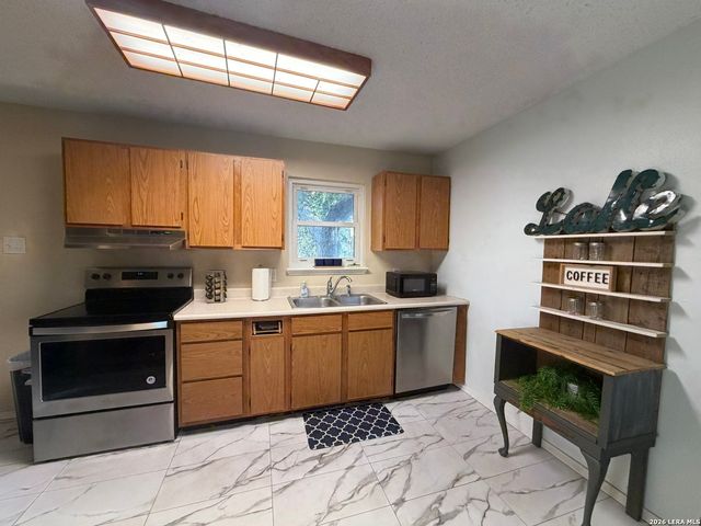 310 RIVIERA DR, Canyon Lake, TX 78133