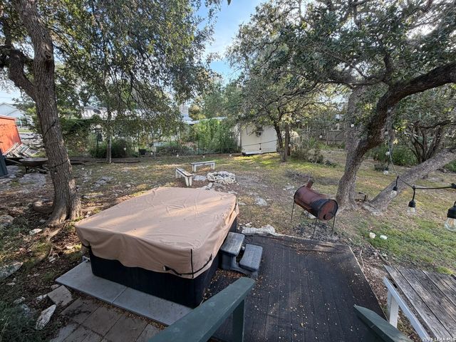 310 RIVIERA DR, Canyon Lake, TX 78133