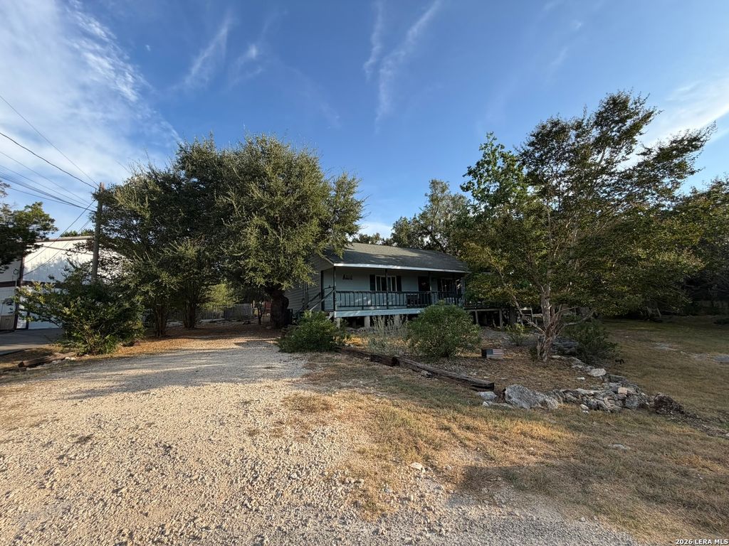 310 RIVIERA DR, Canyon Lake, TX 78133