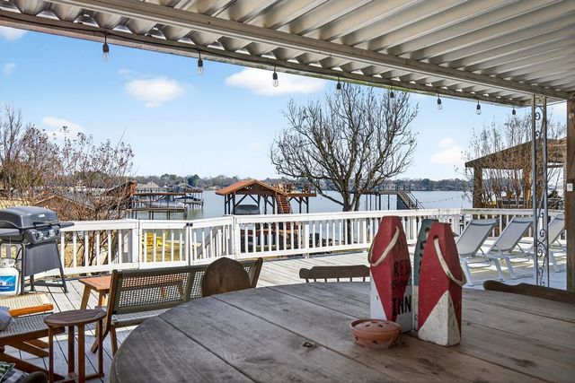 183 Seaside Drive, Gun Barrel City, TX 75156