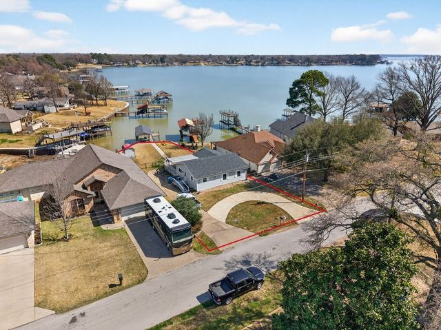 183 Seaside Drive, Gun Barrel City, TX 75156