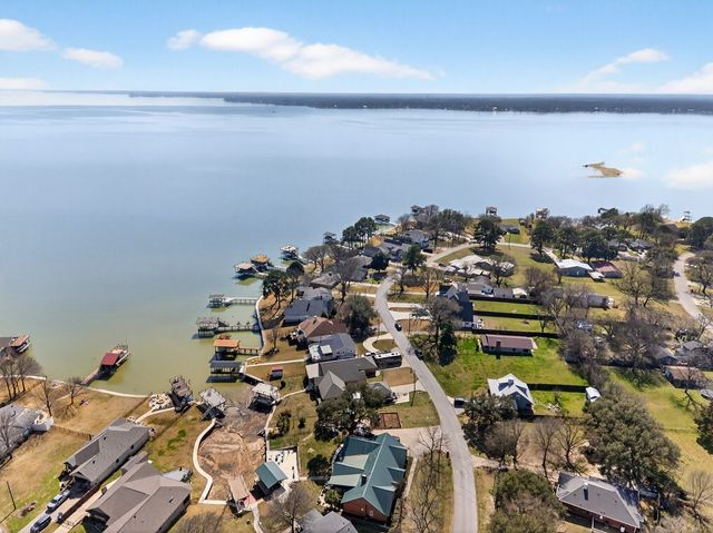 183 Seaside Drive, Gun Barrel City, TX 75156