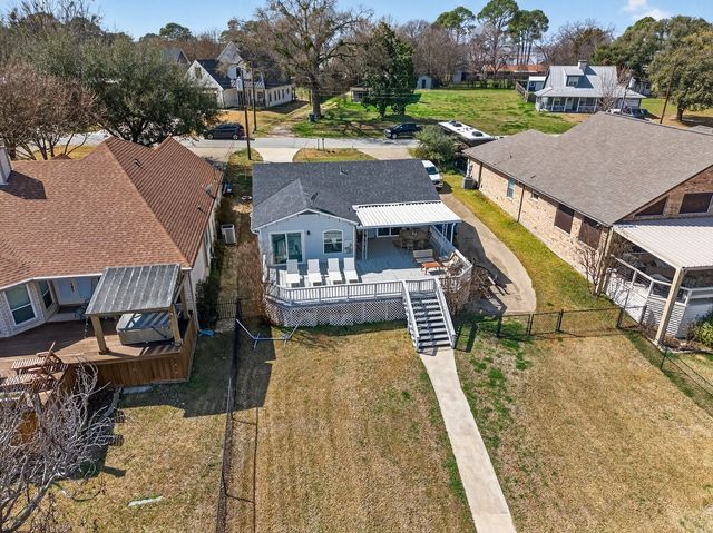 183 Seaside Drive, Gun Barrel City, TX 75156