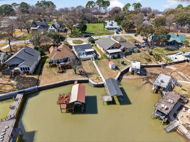 183 Seaside Drive, Gun Barrel City, TX 75156