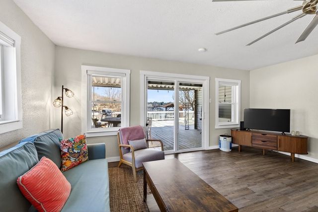 183 Seaside Drive, Gun Barrel City, TX 75156