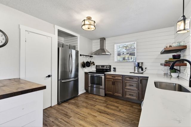 183 Seaside Drive, Gun Barrel City, TX 75156