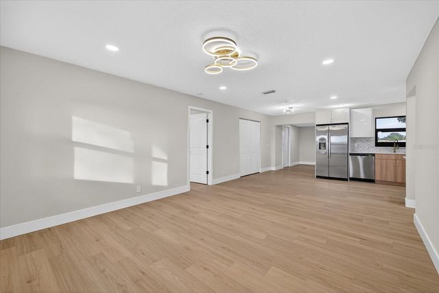 6107 COLE DRIVE, Tampa, FL 33634