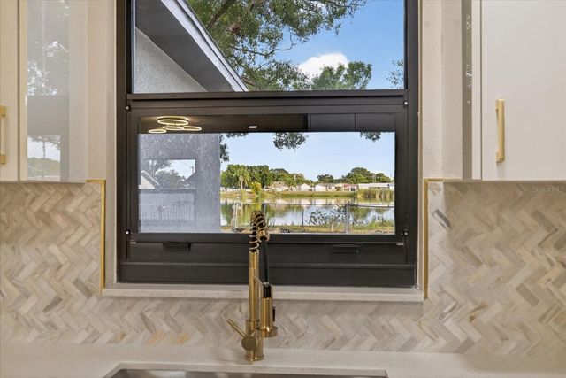 6107 COLE DRIVE, Tampa, FL 33634